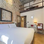 500M Ponte Vecchio - Signorile Apartment New 3Br