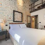 500M Ponte Vecchio - Signorile Apartment New 3Br